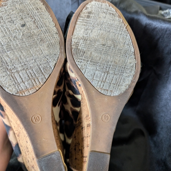 Wedge heels by Rampage, sz 10 - leopard, cork, and bows - Picture 5 of 5